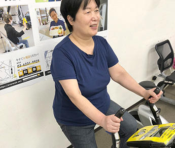 自転車トレーニング、足の筋力トレーニング、全身のストレッチ